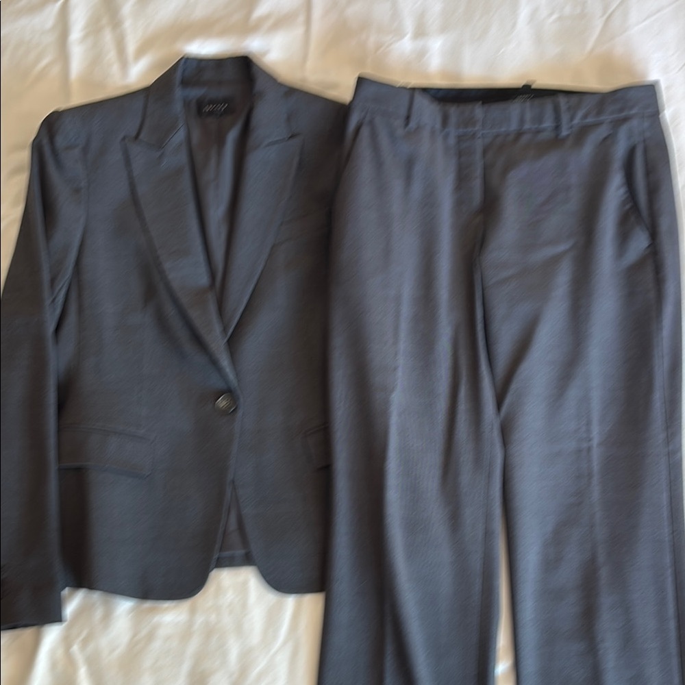 Women’s Theory Gray Suit Set